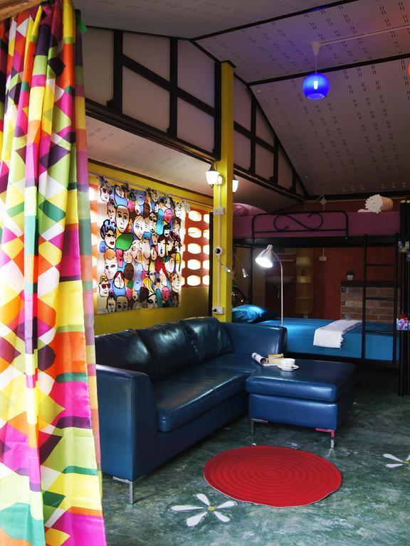 Dorm Des Fleurs Hostel Khao Lak Exteriör bild