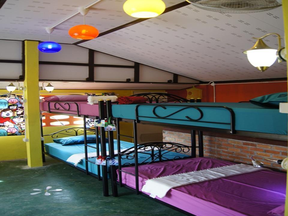 Dorm Des Fleurs Hostel Khao Lak Exteriör bild