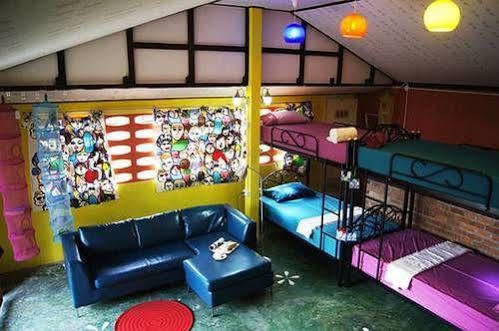 Dorm Des Fleurs Hostel Khao Lak Exteriör bild