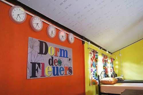 Dorm Des Fleurs Hostel Khao Lak Exteriör bild