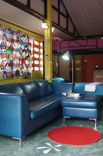 Dorm Des Fleurs Hostel Khao Lak Exteriör bild